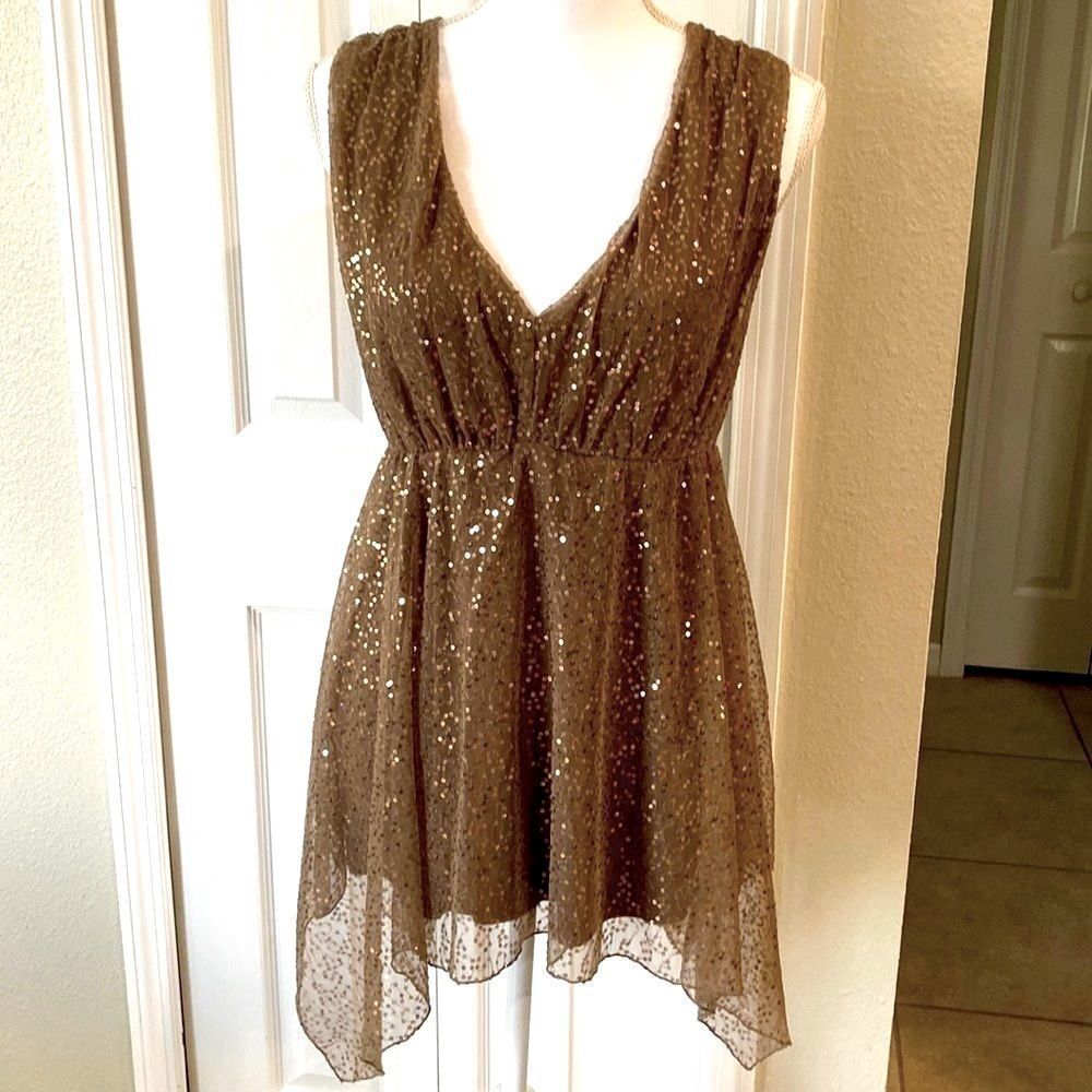 Boston Proper SequinĀ Taupe Top M/L